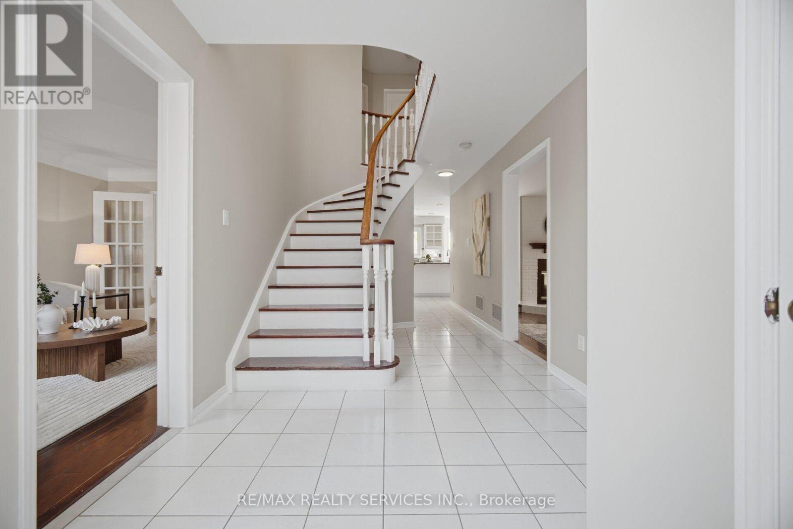 8 Gardenia Way, Caledon, Ontario  L7C 1B2 - Photo 12 - W14080042