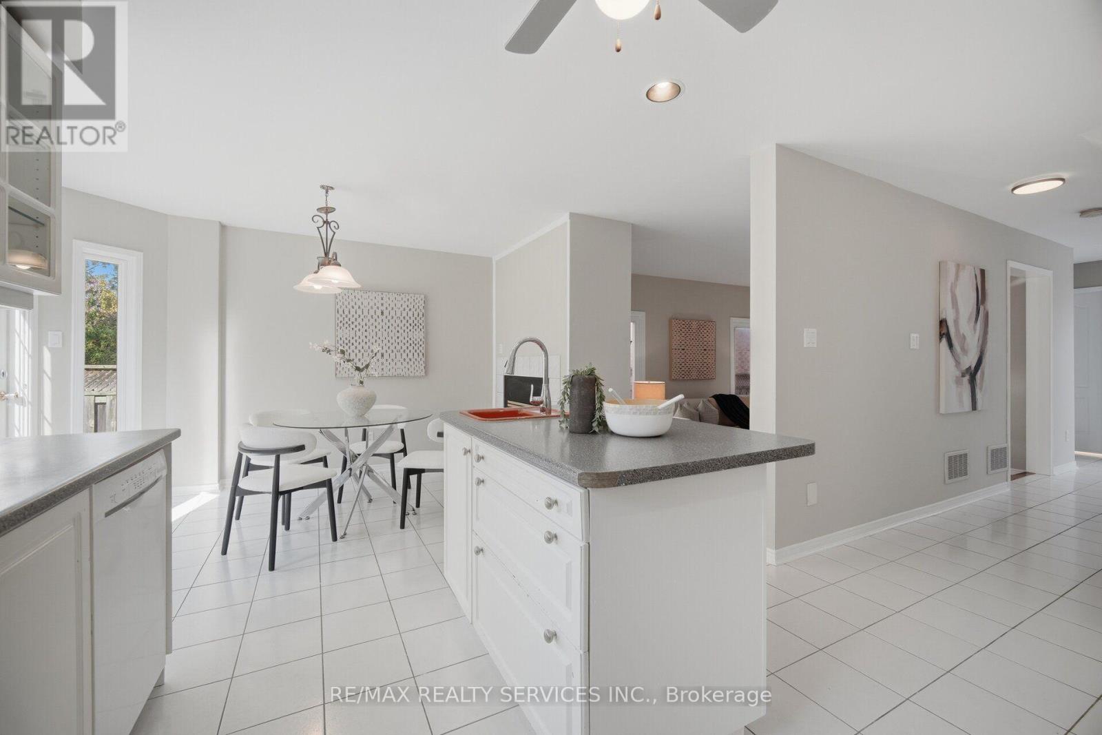 8 Gardenia Way, Caledon, Ontario  L7C 1B2 - Photo 21 - W14080042