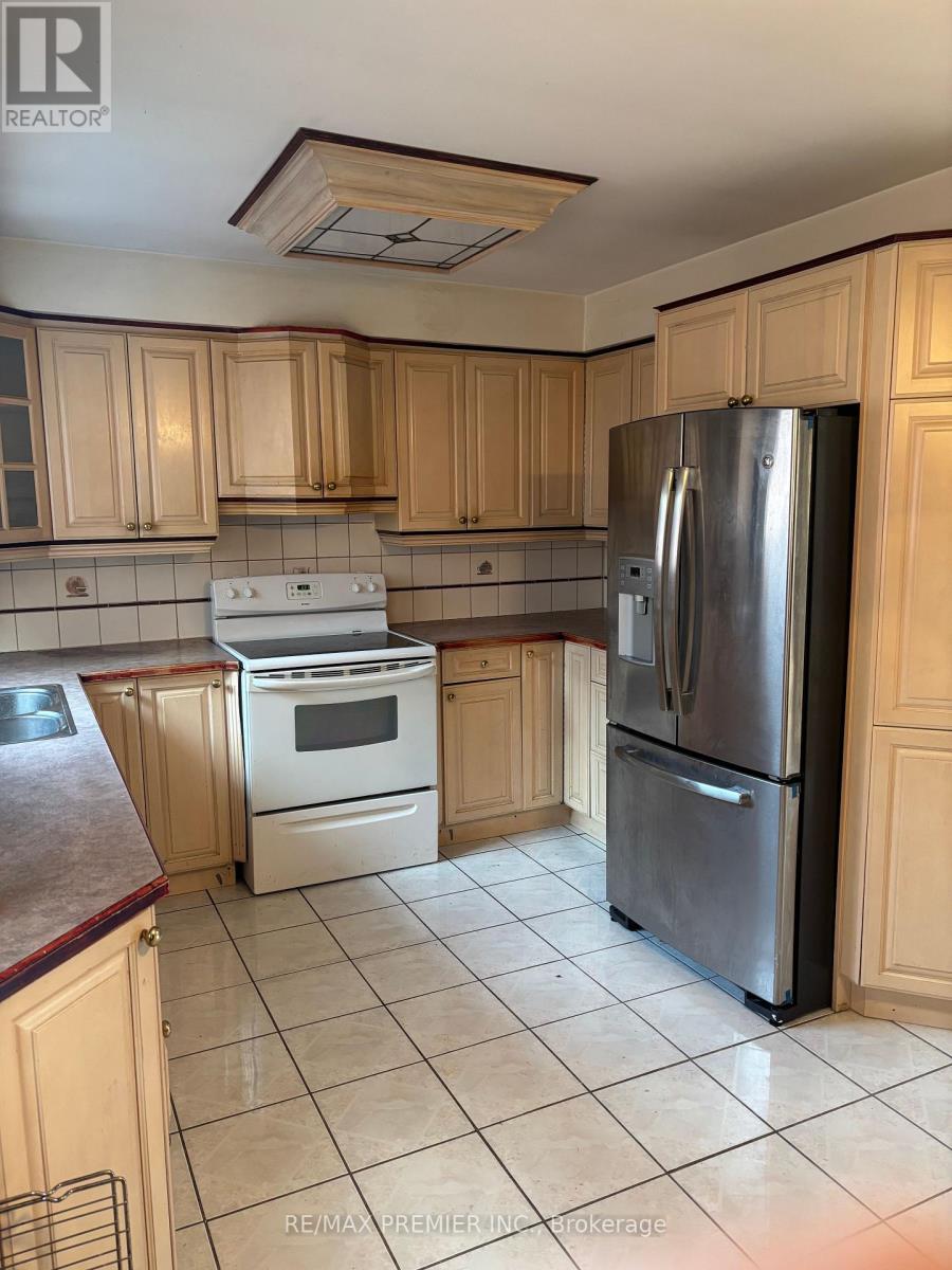 Main Floor - 37 Irwin Road S, Toronto, Ontario  M9W 2P6 - Photo 2 - W14080170