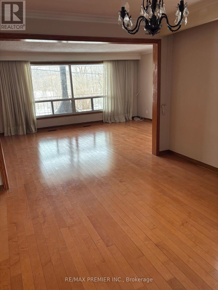 Main Floor - 37 Irwin Road S, Toronto, Ontario  M9W 2P6 - Photo 3 - W14080170