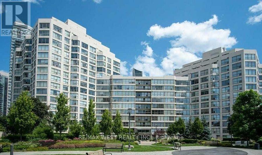 NPH7 - 2261 LAKE SHORE BOULEVARD W, Toronto, Ontario