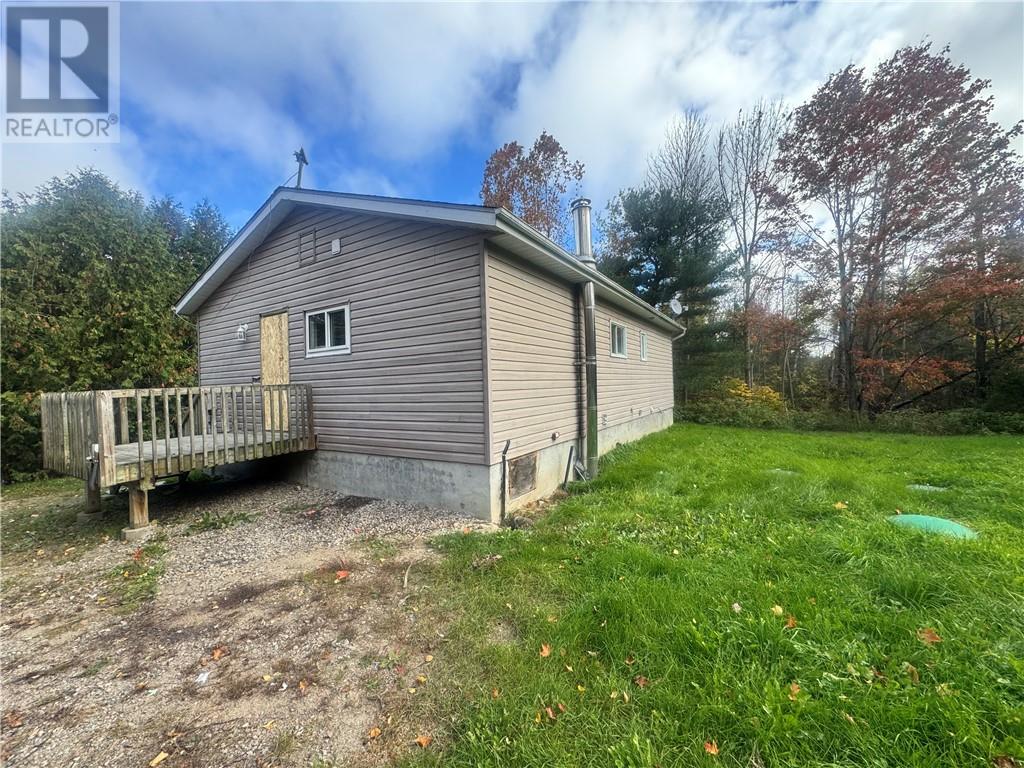 2000 Richards Road, Mattawa, Ontario  P0H 1V0 - Photo 2 - 2130948