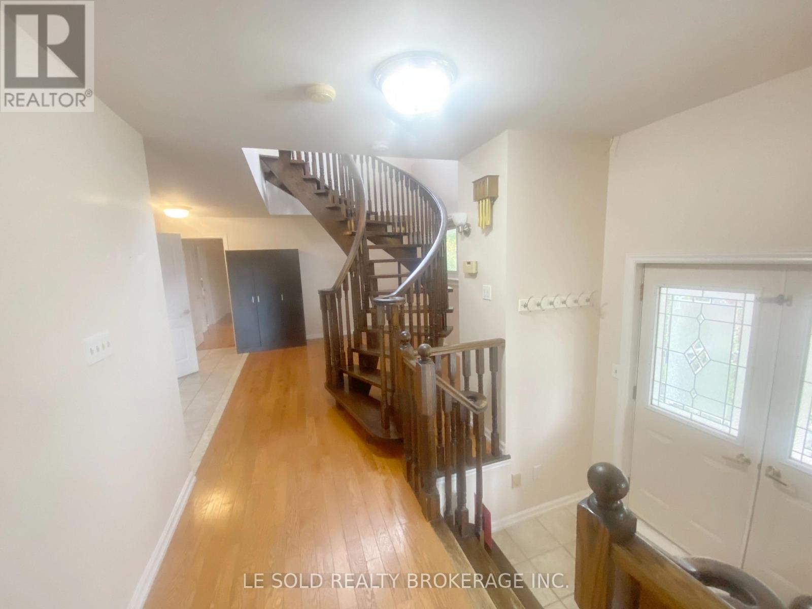 Upper - 50 Dickson Hill Road, Markham, Ontario  L3P 3J3 - Photo 5 - N14030786
