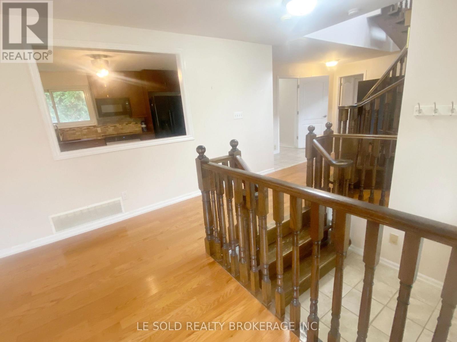 Upper - 50 Dickson Hill Road, Markham, Ontario  L3P 3J3 - Photo 6 - N14030786