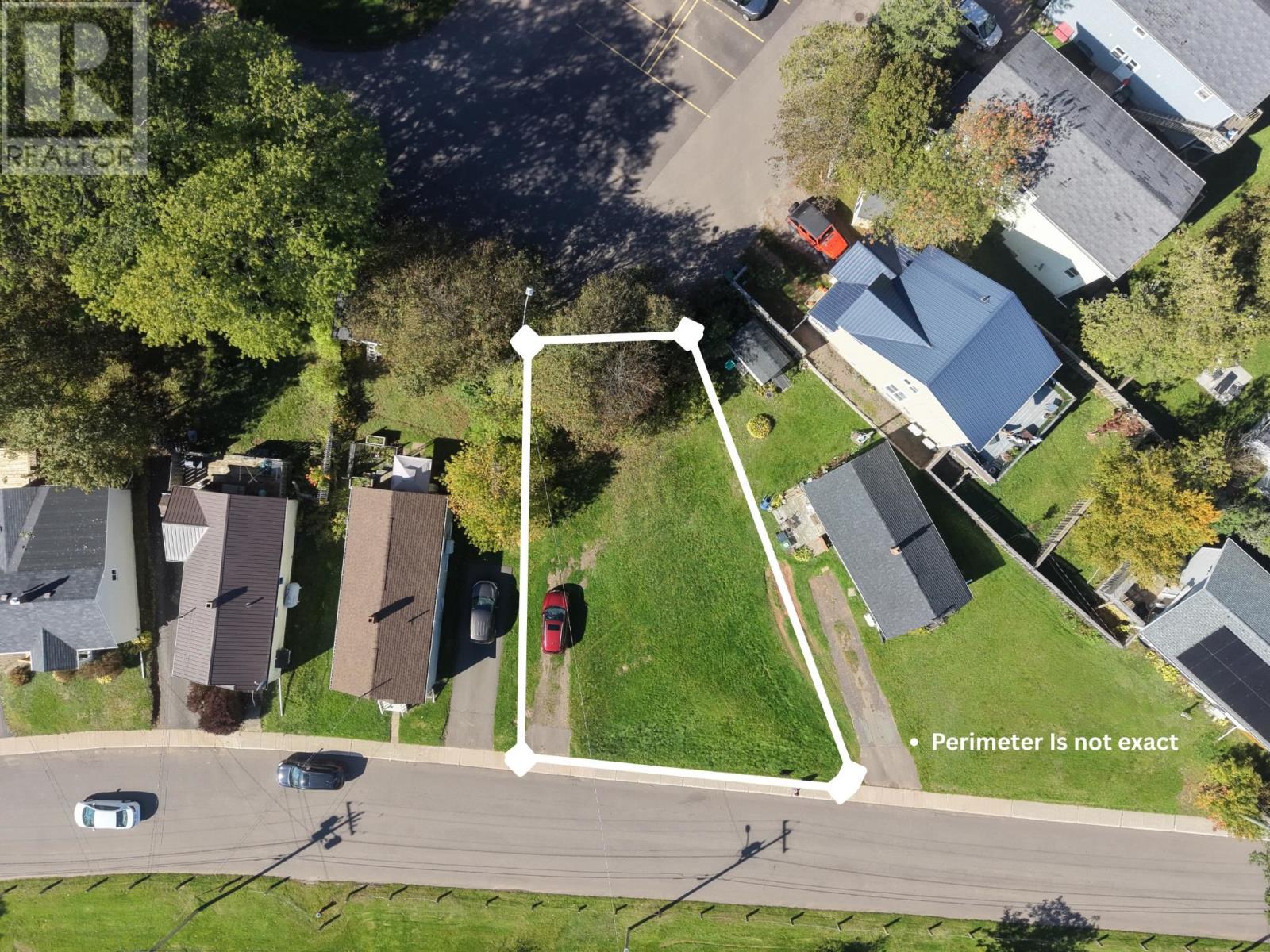 27 Desbrisay Street, Charlottetown, Prince Edward Island  C1A 4H3 - Photo 8 - 202625902