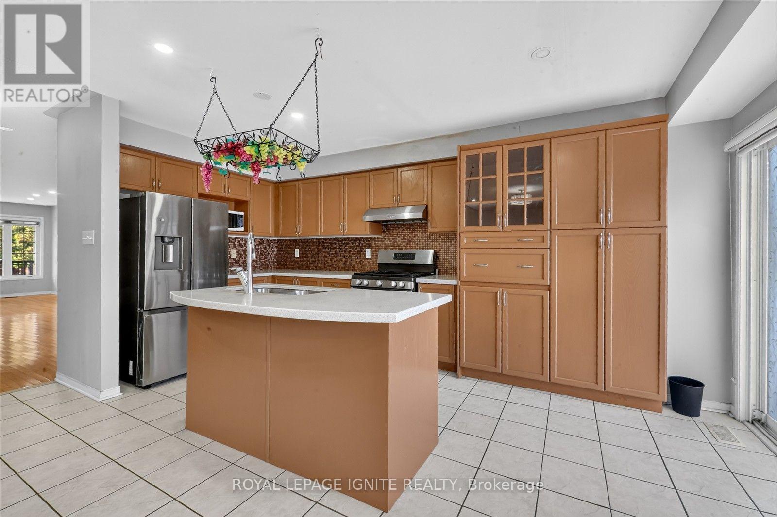 26 Roxton Crescent, Brampton, Ontario  L7A 2E7 - Photo 12 - W13876126