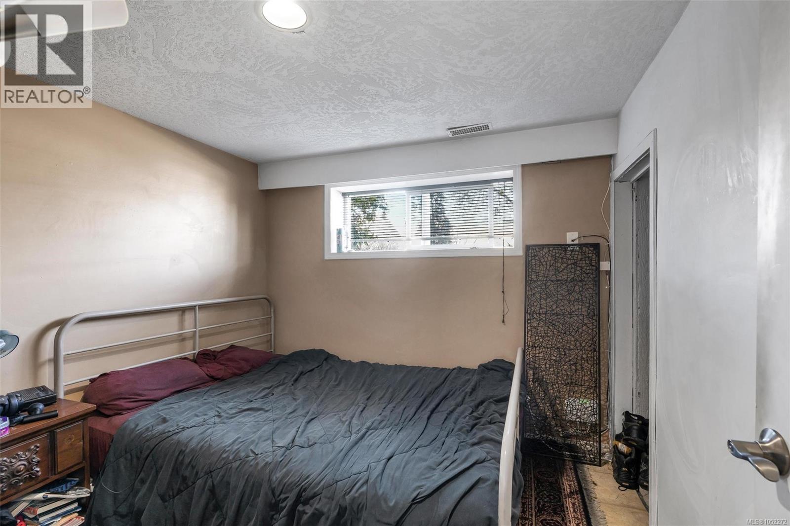 847 Old Esquimalt Rd