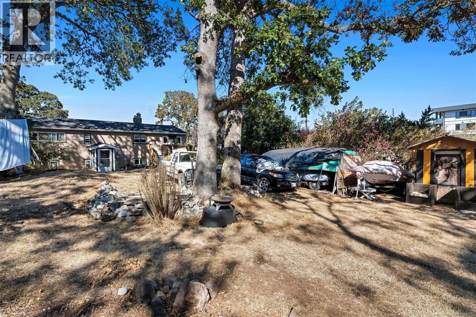847 Old Esquimalt Rd