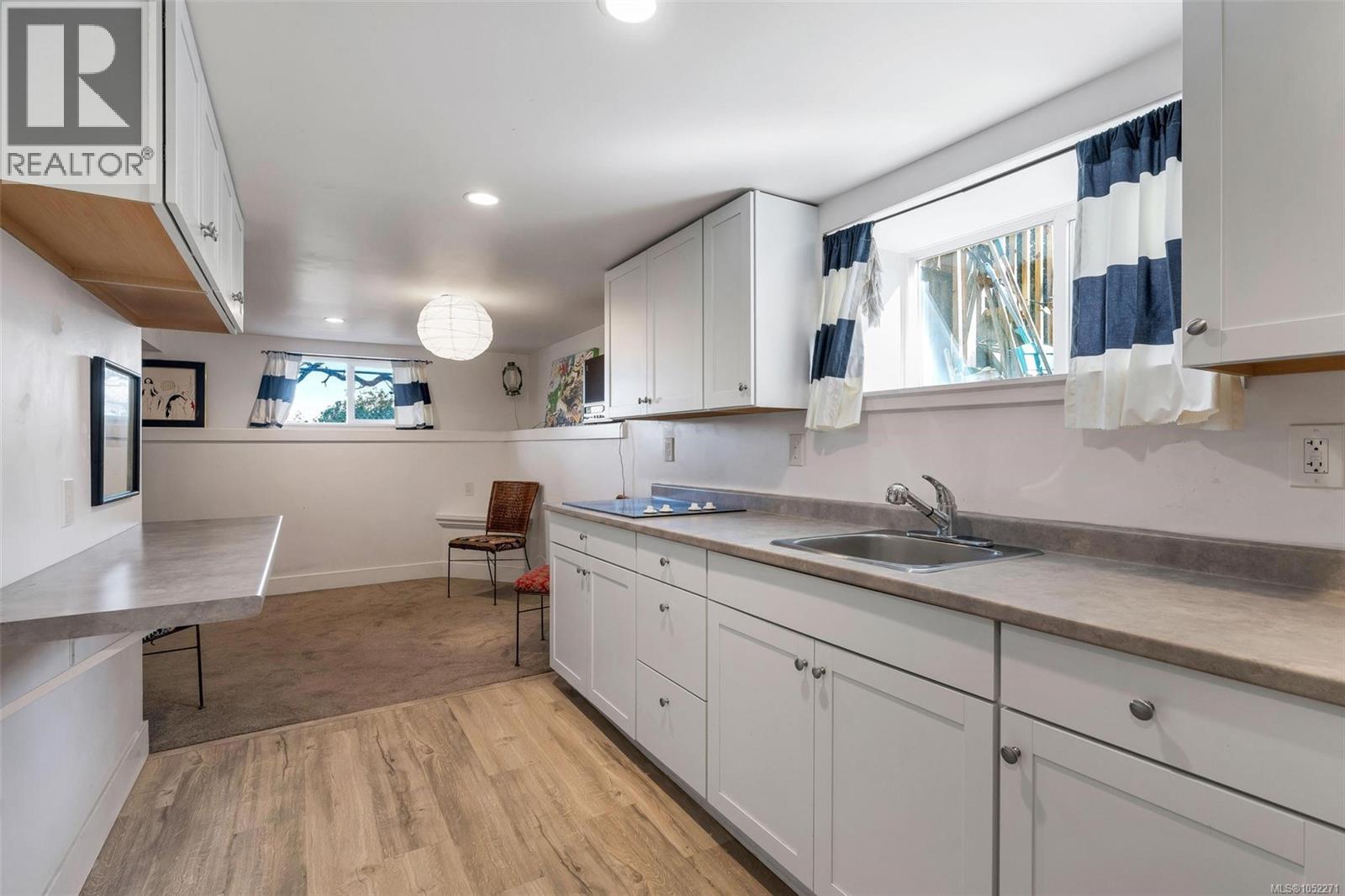 847 Old Esquimalt Rd