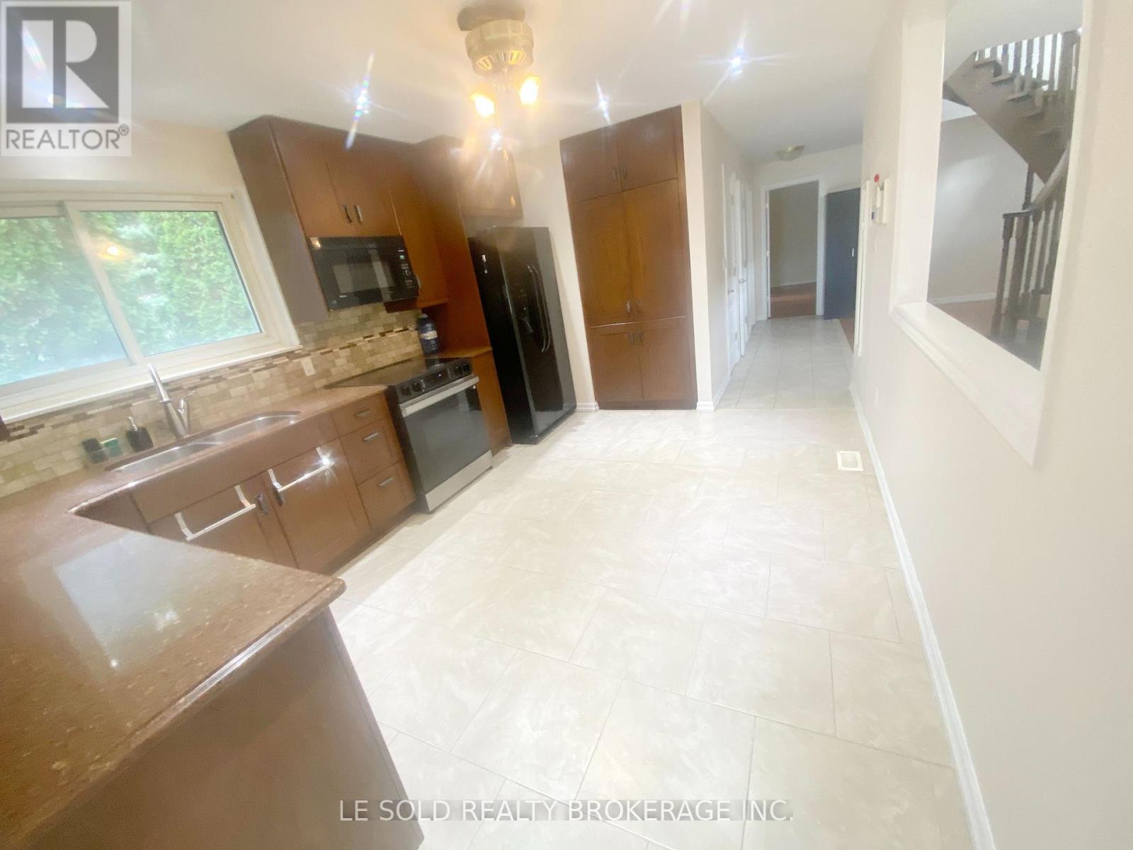 Upper - 50 Dickson Hill Road, Markham, Ontario  L3P 3J3 - Photo 8 - N14030786