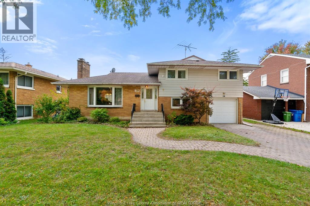 2759 Rockwell Boulevard, Windsor, Ontario  N9E 2A2 - Photo 3 - 26025347