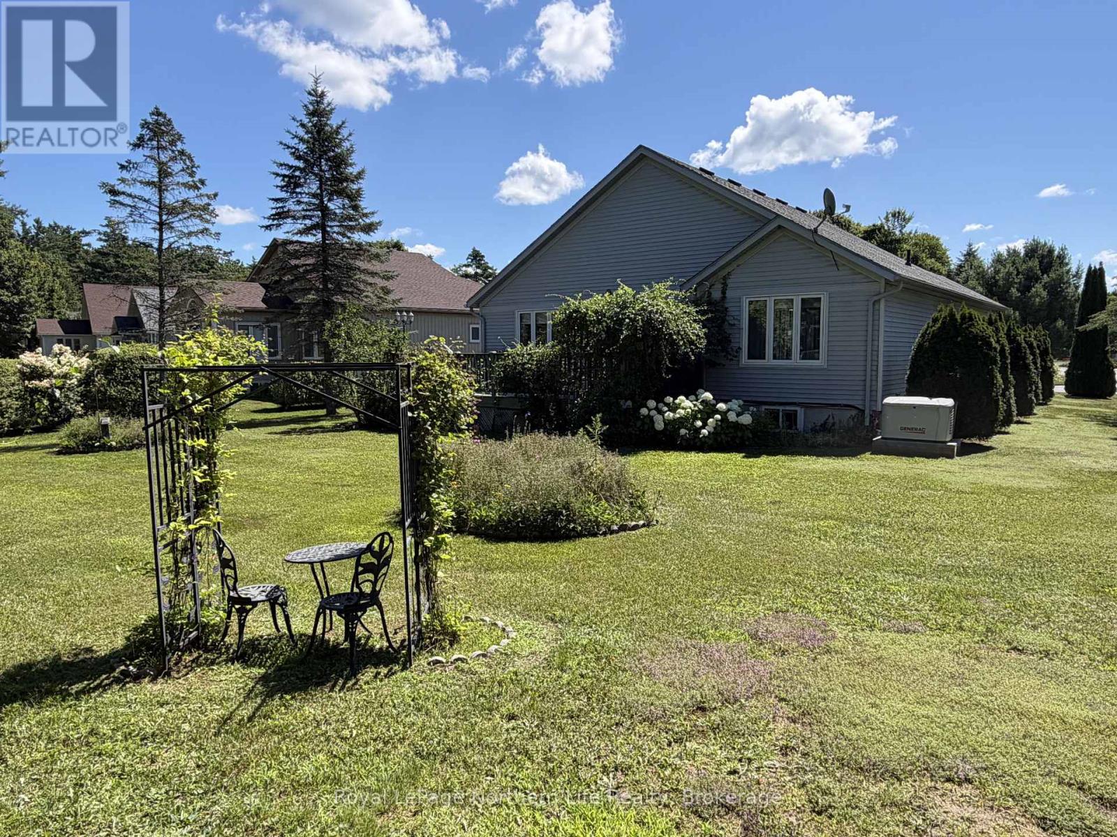 2 TWIGS END, Gravenhurst, Ontario