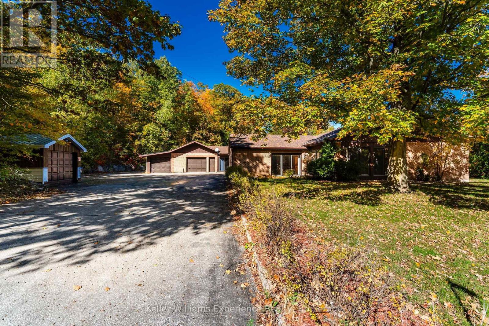900 Champlain Road, Tiny, Ontario  L9M 0E3 - Photo 6 - S14080300