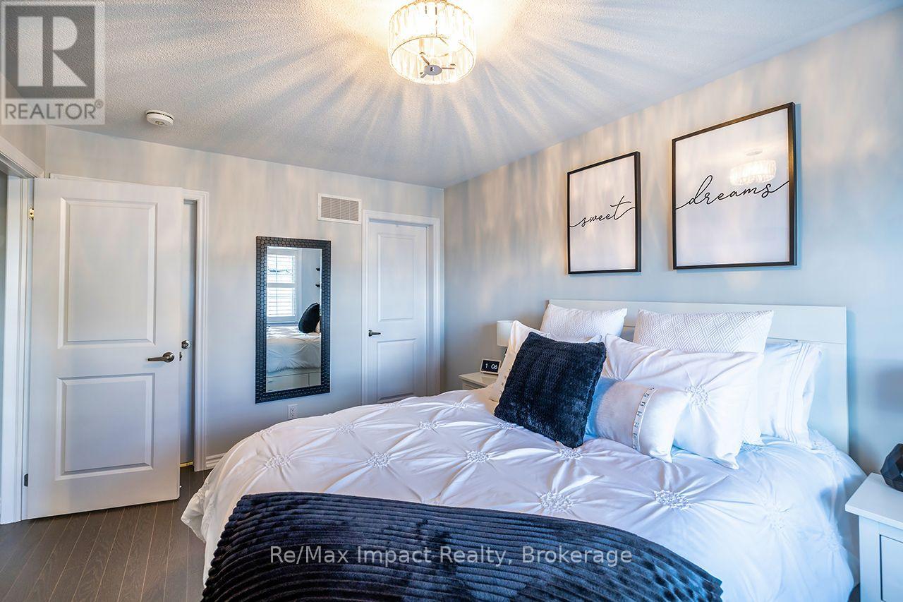 26 Amulet Way, Whitby, Ontario  L1R 0R5 - Photo 16 - E14080178