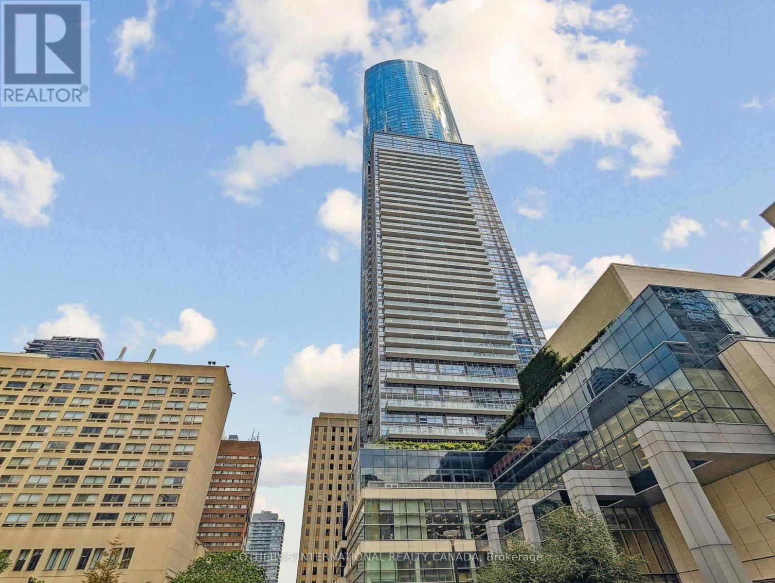 602 - 386 YONGE STREET, Toronto, Ontario