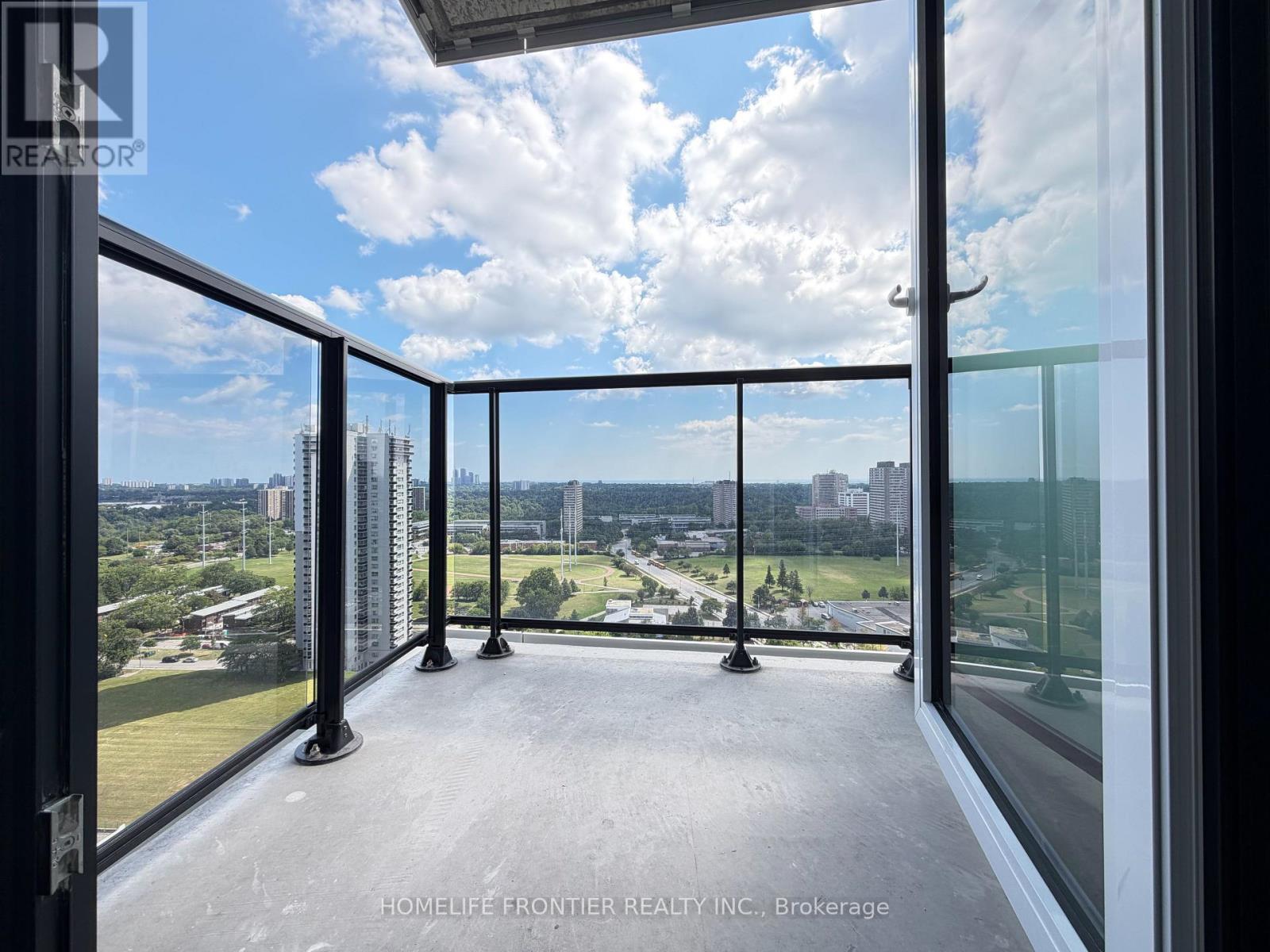2208 - 15 David Salomon Drive, Toronto, Ontario  M3C 0T3 - Photo 27 - C14080478