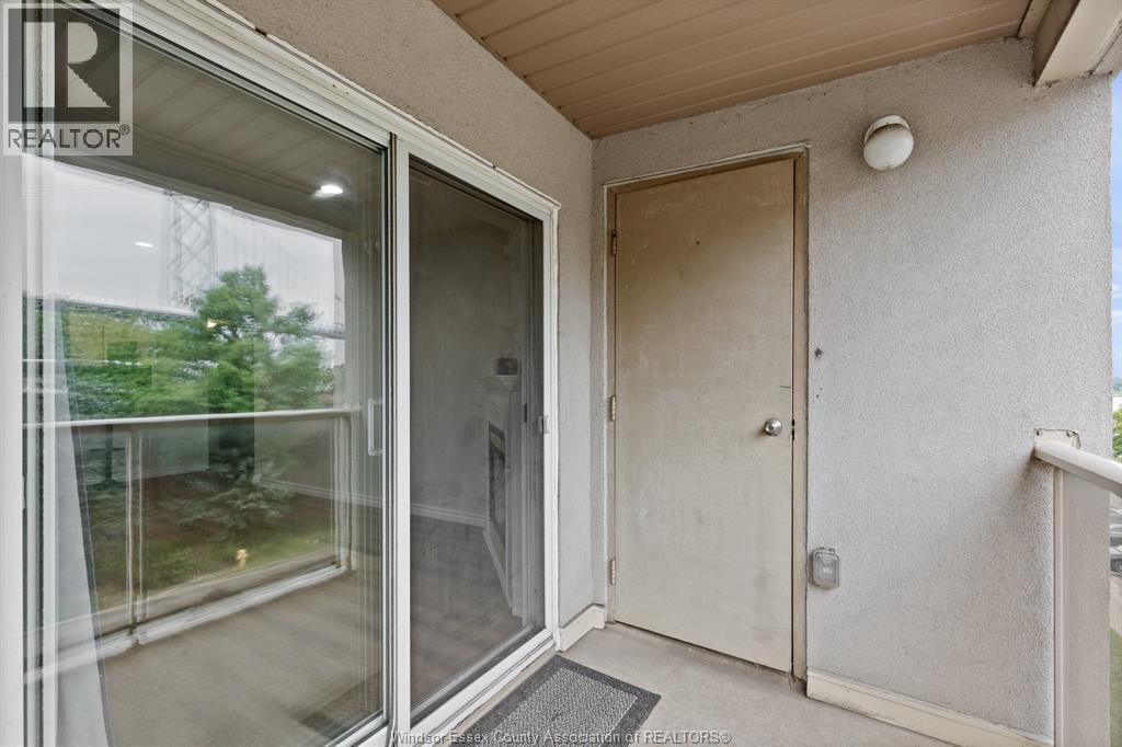 3000 Sandwich Street East Unit# 413, Windsor, Ontario  N9C 4G3 - Photo 8 - 26025348