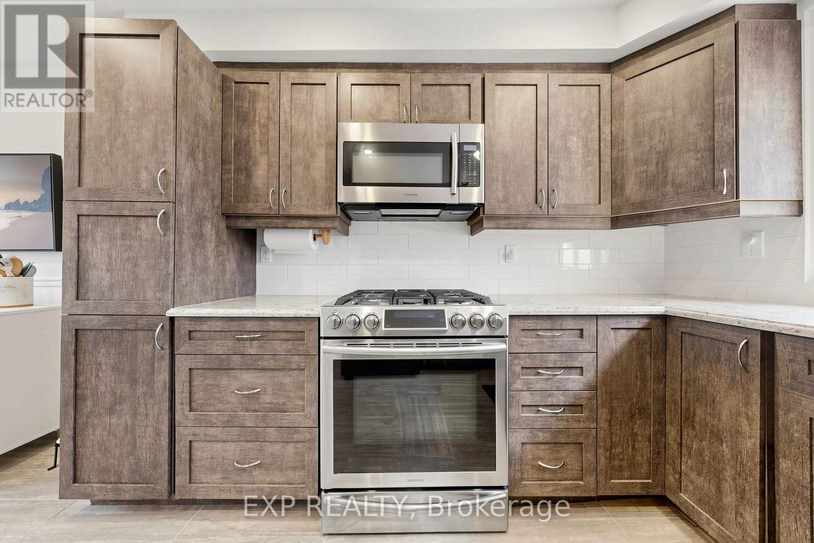 63 Fenwick Avenue, Clarington, Ontario  L1C 4S1 - Photo 11 - E14080574