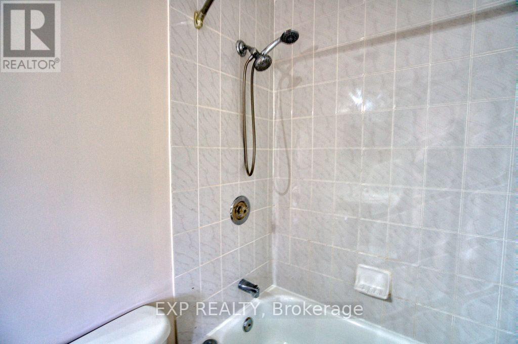 815 A Maitland Avenue, Ottawa, Ontario  K2A 2S2 - Photo 35 - X14080358