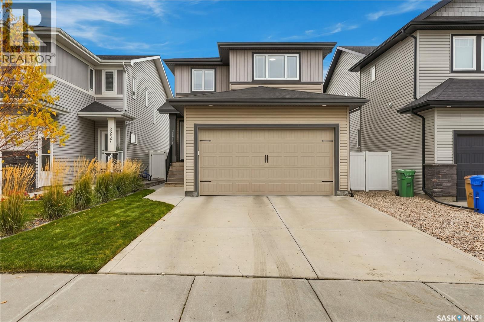 3241 Green Water Drive, Regina, Saskatchewan  S4V 3R6 - Photo 2 - SK051151