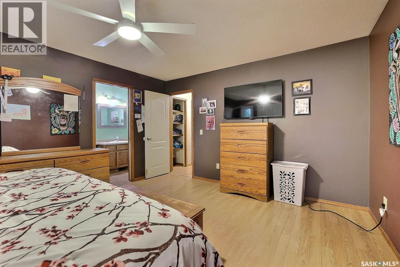 242 Par Place N, Regina, Saskatchewan  S4Y 1H3 - Photo 19 - SK051058