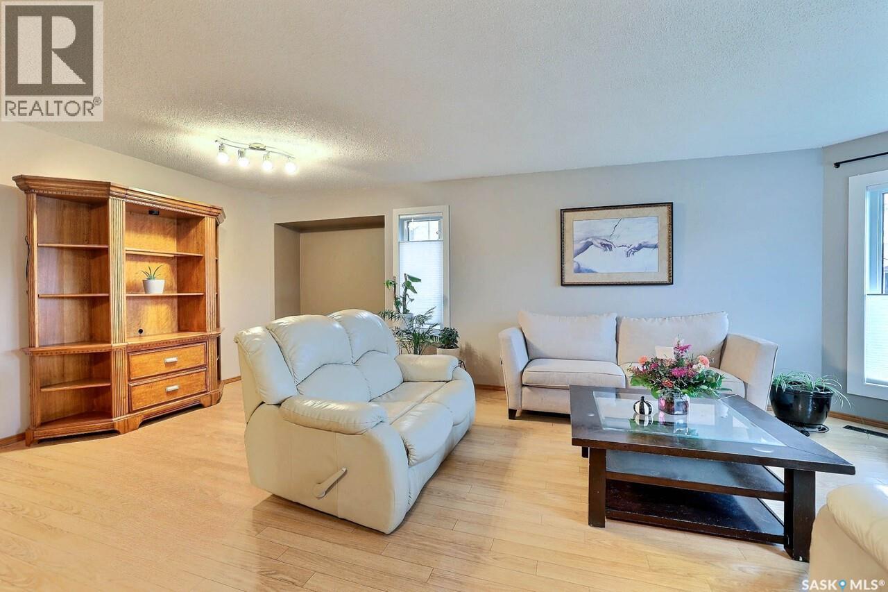 242 Par Place N, Regina, Saskatchewan  S4Y 1H3 - Photo 6 - SK051058