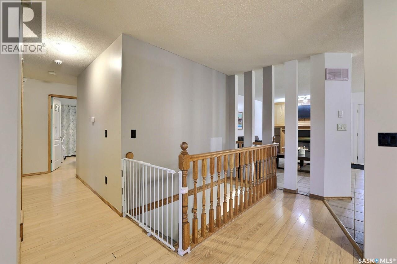 242 Par Place N, Regina, Saskatchewan  S4Y 1H3 - Photo 7 - SK051058