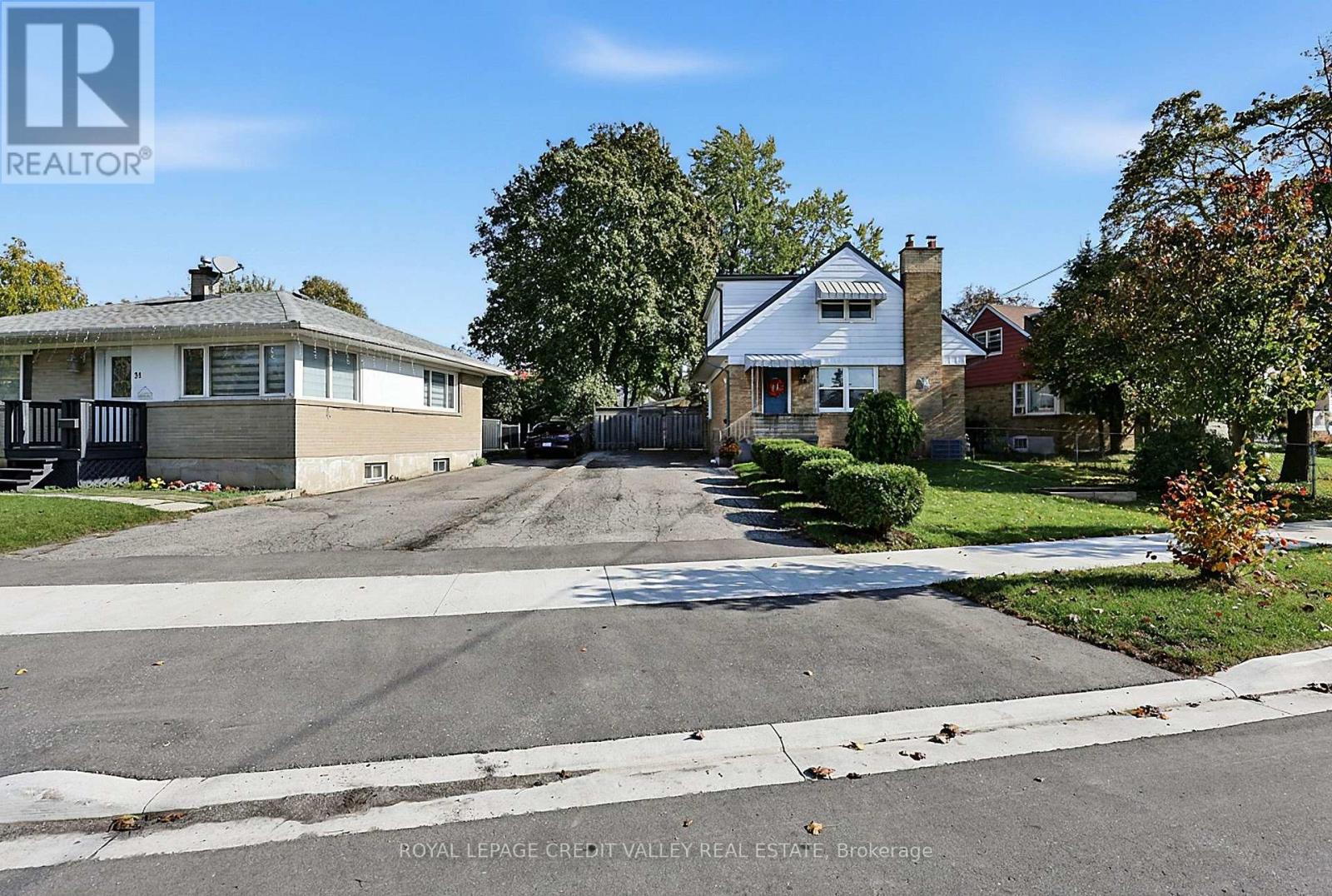 29 Crestview Avenue, Brampton, Ontario  L6W 2R8 - Photo 2 - W14080334