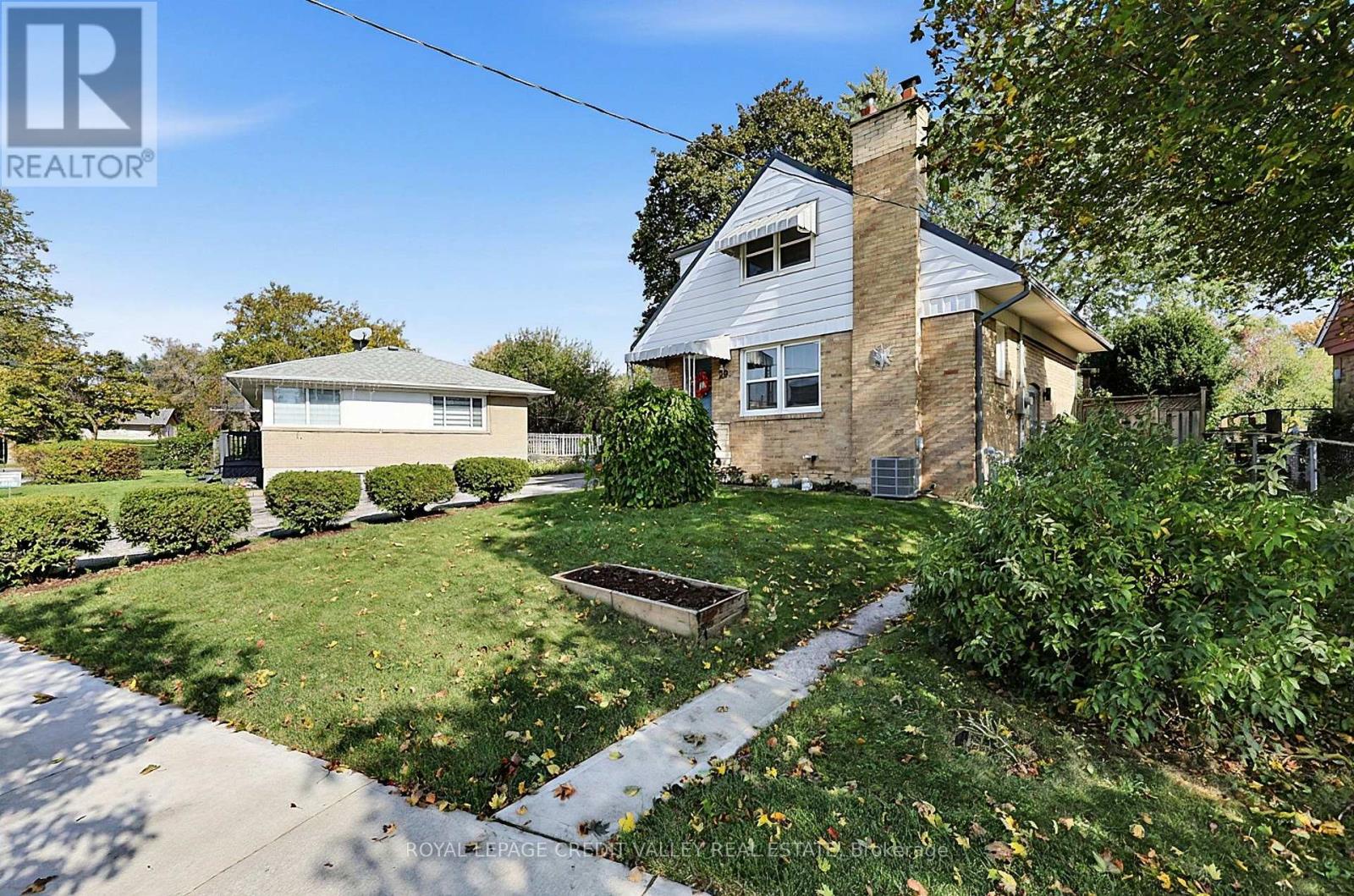 29 Crestview Avenue, Brampton, Ontario  L6W 2R8 - Photo 4 - W14080334