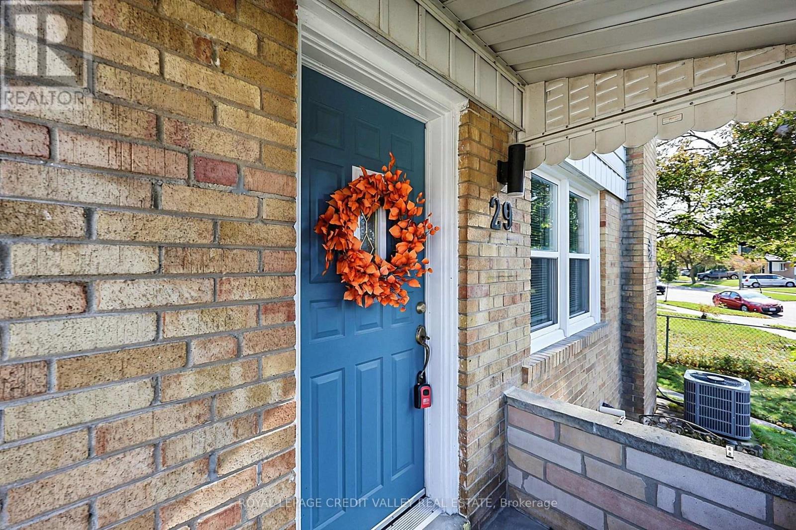 29 Crestview Avenue, Brampton, Ontario  L6W 2R8 - Photo 7 - W14080334