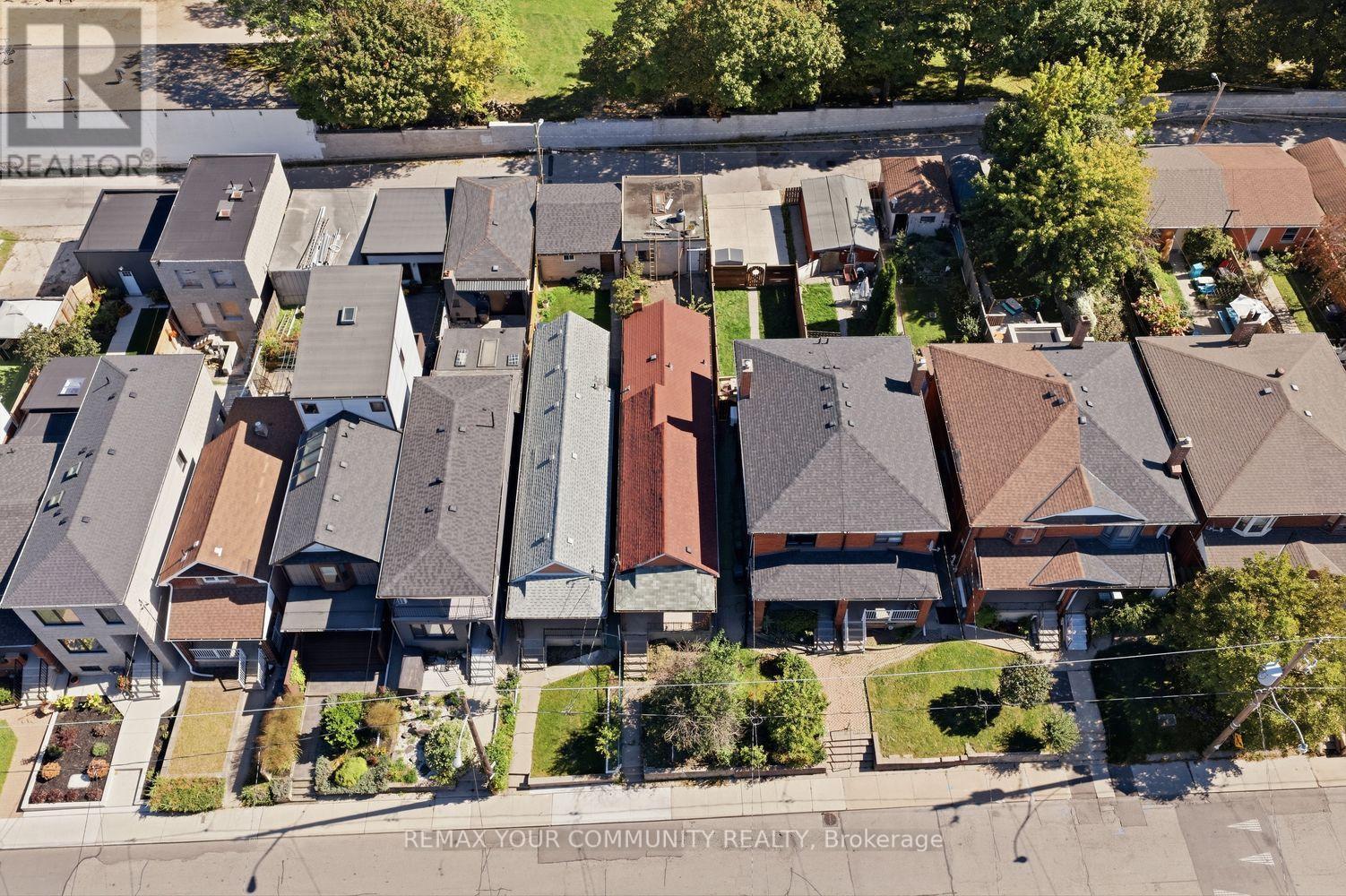 279 Mcroberts Avenue, Toronto, Ontario  M6E 4P8 - Photo 13 - W14080336