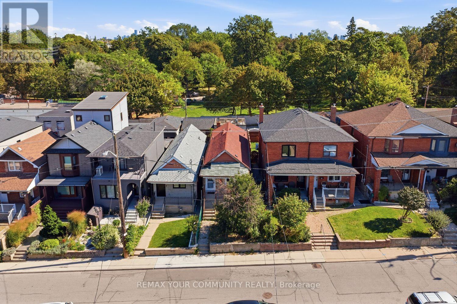 279 Mcroberts Avenue, Toronto, Ontario  M6E 4P8 - Photo 18 - W14080336