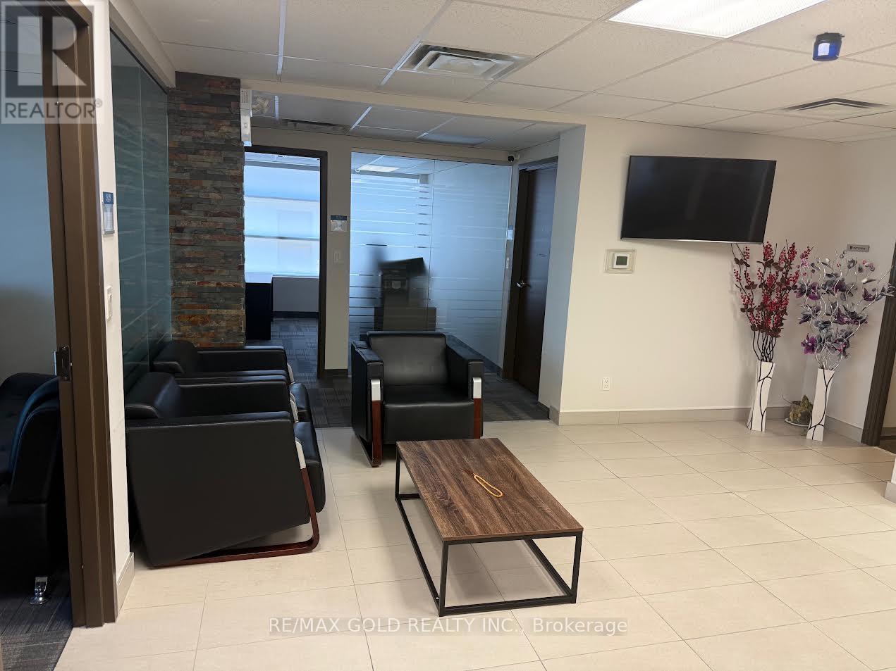 #101,102,104 - 5100 Dixie Road, Mississauga, Ontario  L4W 1C9 - Photo 5 - W14080398