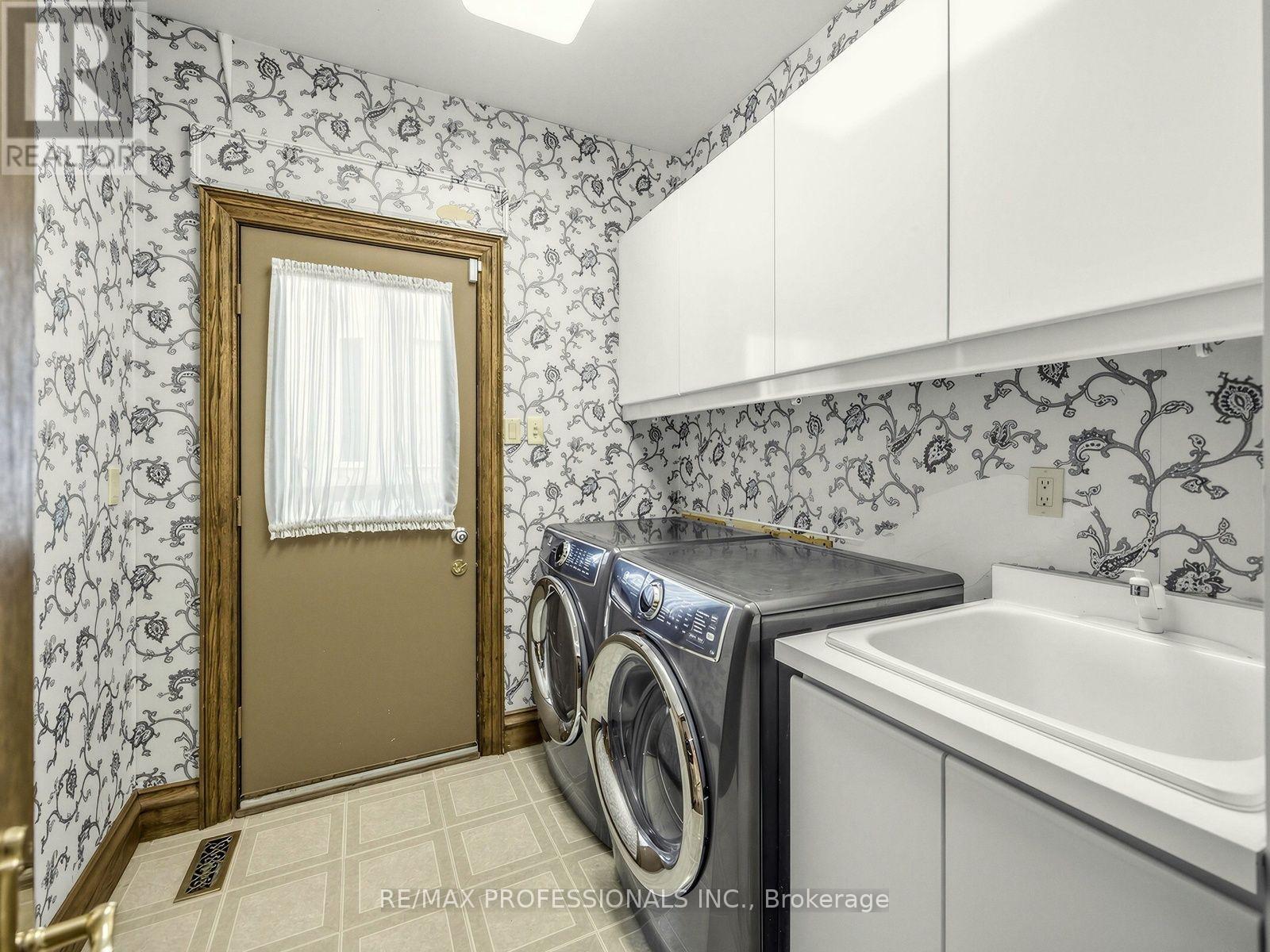 1952 Lapad Court, Mississauga, Ontario  L5L 5R1 - Photo 23 - W14080536