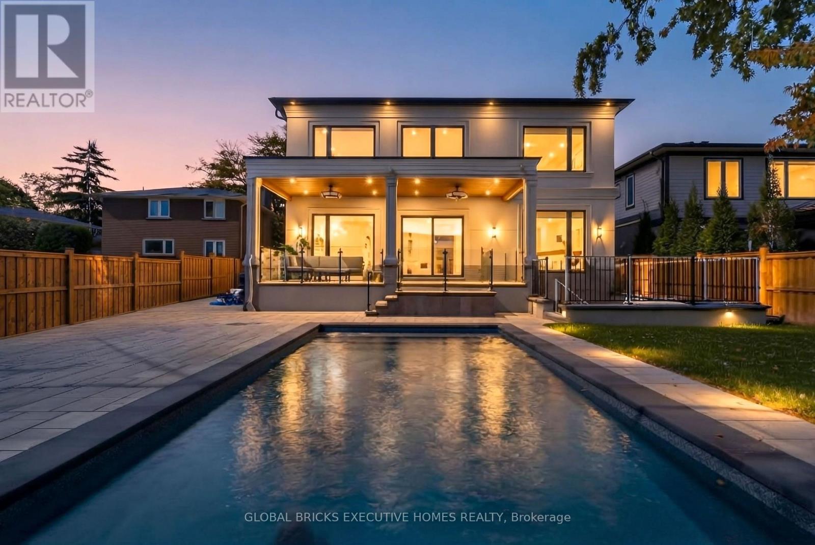 2016 Seafare Drive, Oakville, Ontario  L6L 1P6 - Photo 2 - W14080548