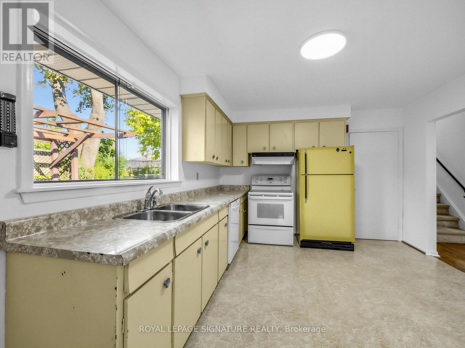 11 Albion Crescent, Brampton, Ontario  L6T 1L3 - Photo 11 - W14080564