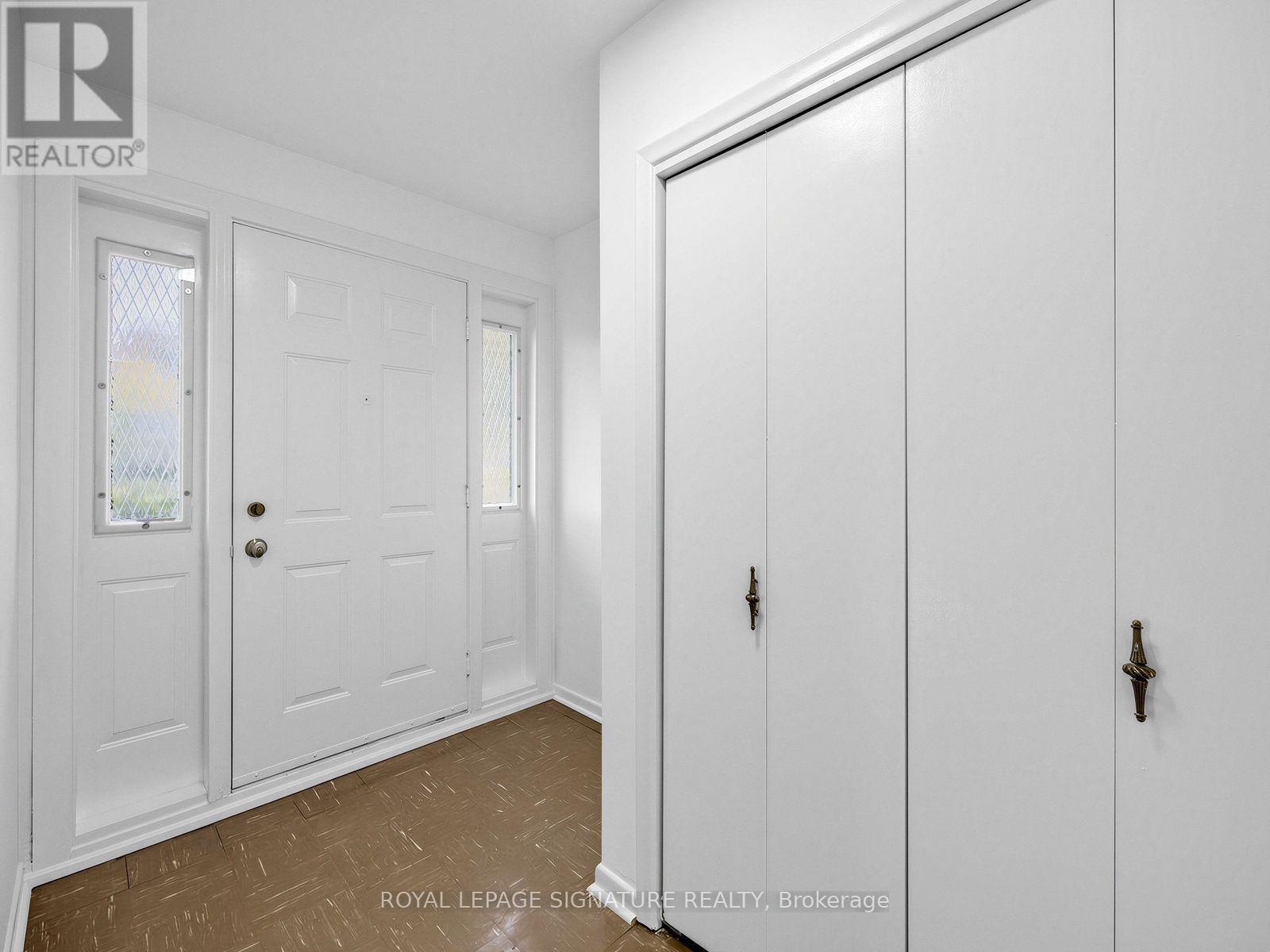 11 Albion Crescent, Brampton, Ontario  L6T 1L3 - Photo 5 - W14080564