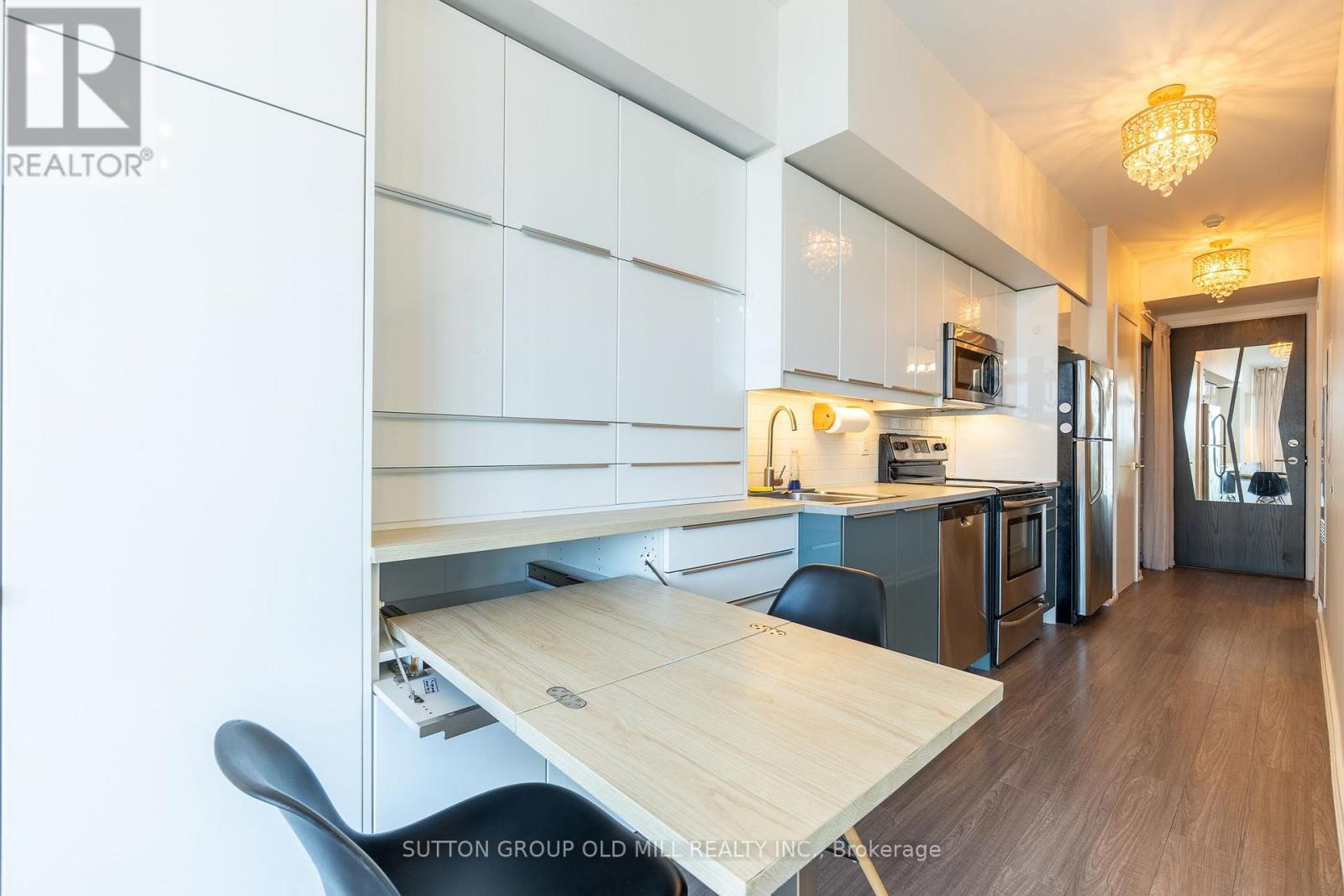 812 - 105 The Queensway, Toronto, Ontario  M6S 5B5 - Photo 10 - W14080584