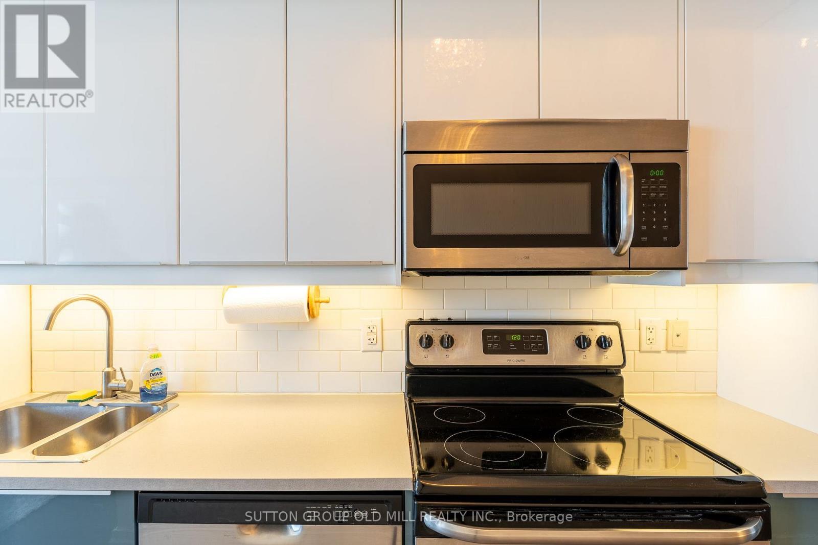 812 - 105 The Queensway, Toronto, Ontario  M6S 5B5 - Photo 17 - W14080584