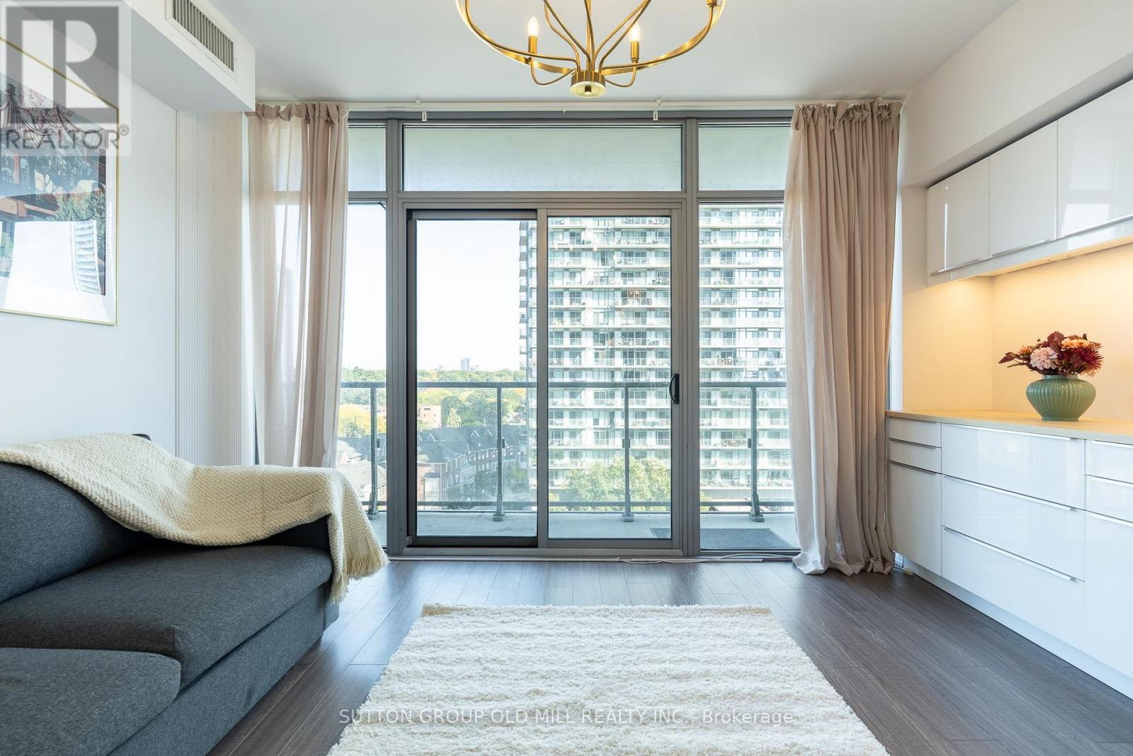 812 - 105 The Queensway, Toronto, Ontario  M6S 5B5 - Photo 2 - W14080584