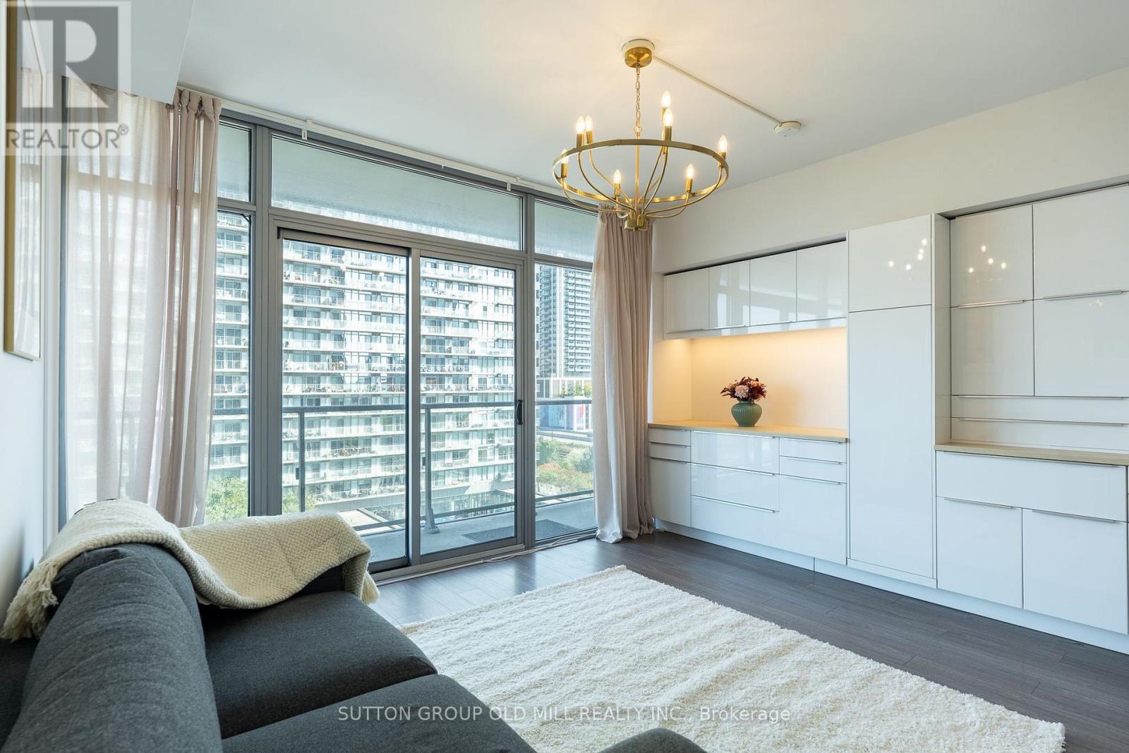 812 - 105 The Queensway, Toronto, Ontario  M6S 5B5 - Photo 4 - W14080584