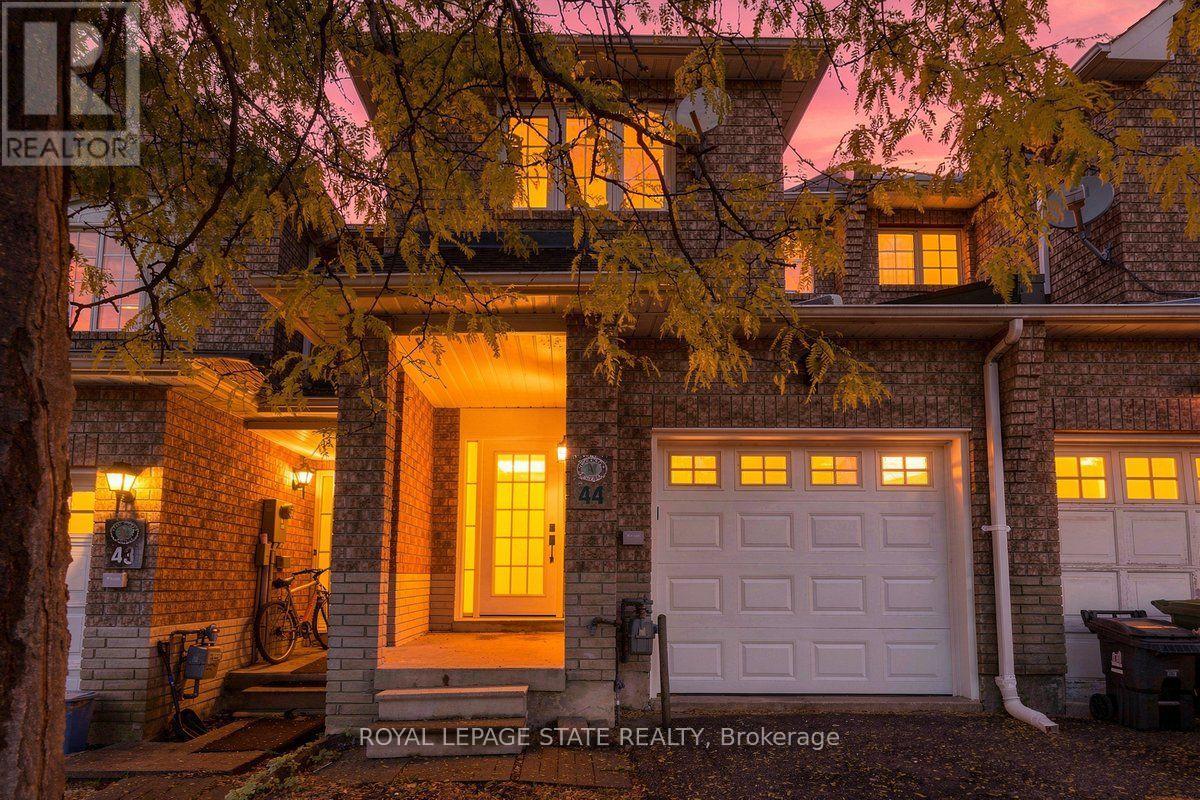 44 VIEWCREST CIRCLE, Toronto, Ontario