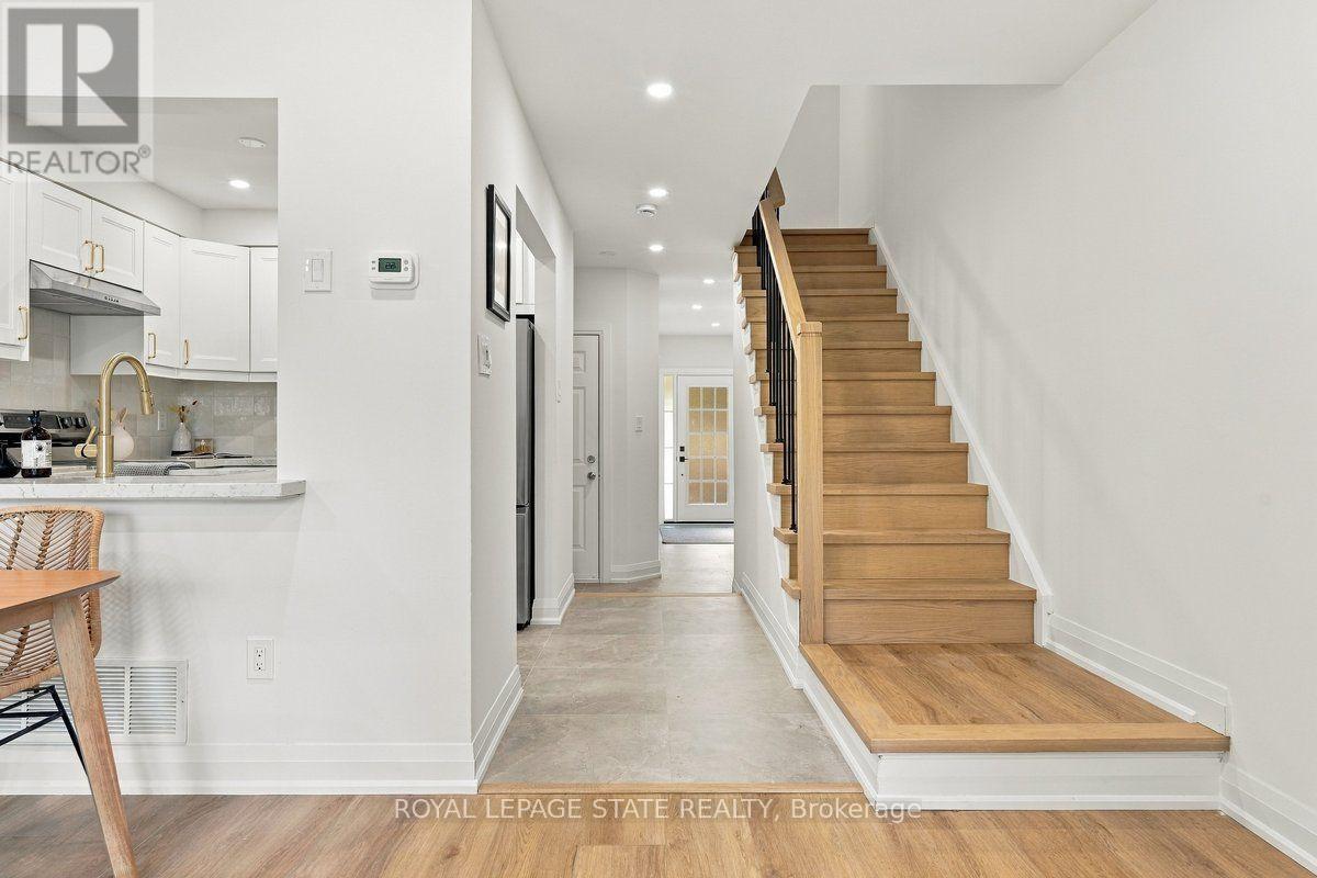 44 Viewcrest Circle, Toronto, Ontario  M9W 7G6 - Photo 14 - W14080592