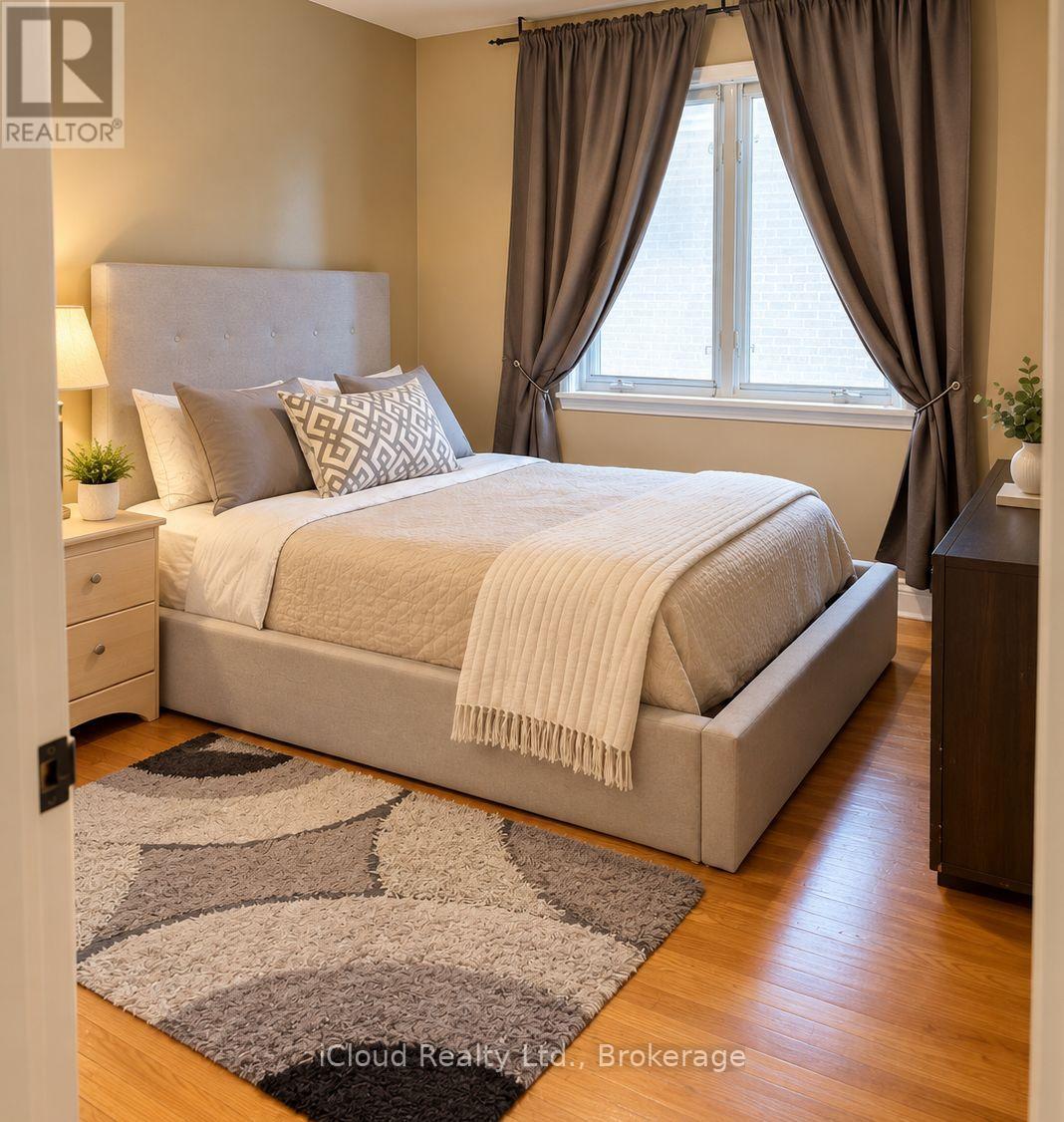 75 Walwyn Avenue, Toronto, Ontario  M9N 3H9 - Photo 16 - W14031336