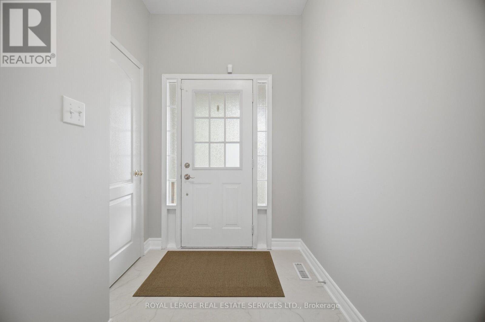 5163 Preservation Circle, Mississauga, Ontario  L5M 7T4 - Photo 2 - W14080088