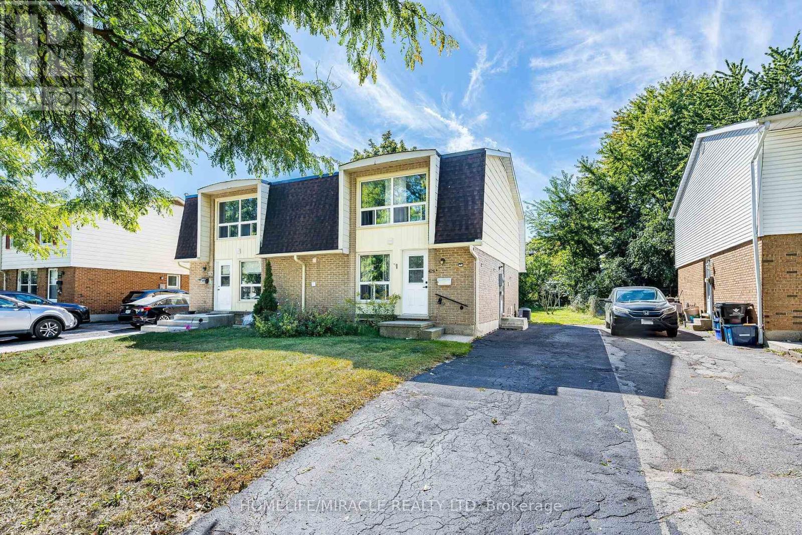 B - 425 Dunvegan Drive, Waterloo, Ontario  N2K 2C8 - Photo 3 - X14080294