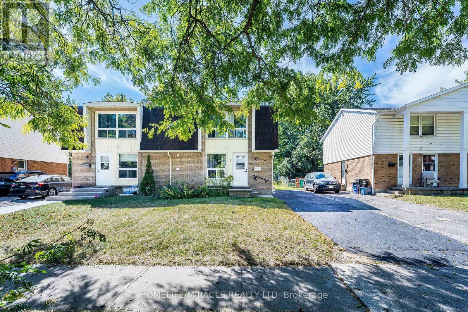 B - 425 Dunvegan Drive, Waterloo, Ontario  N2K 2C8 - Photo 5 - X14080294