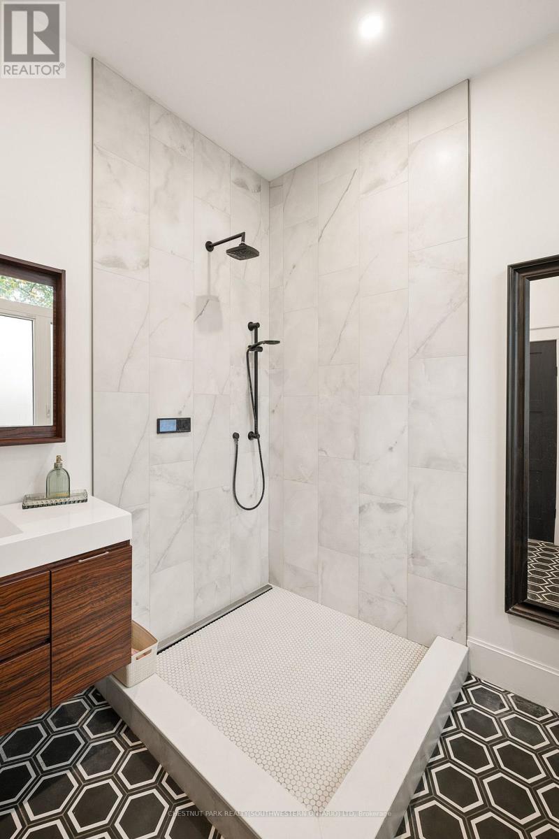 361 Lee Circle, Waterloo, Ontario  N2K 2L8 - Photo 29 - X14080296