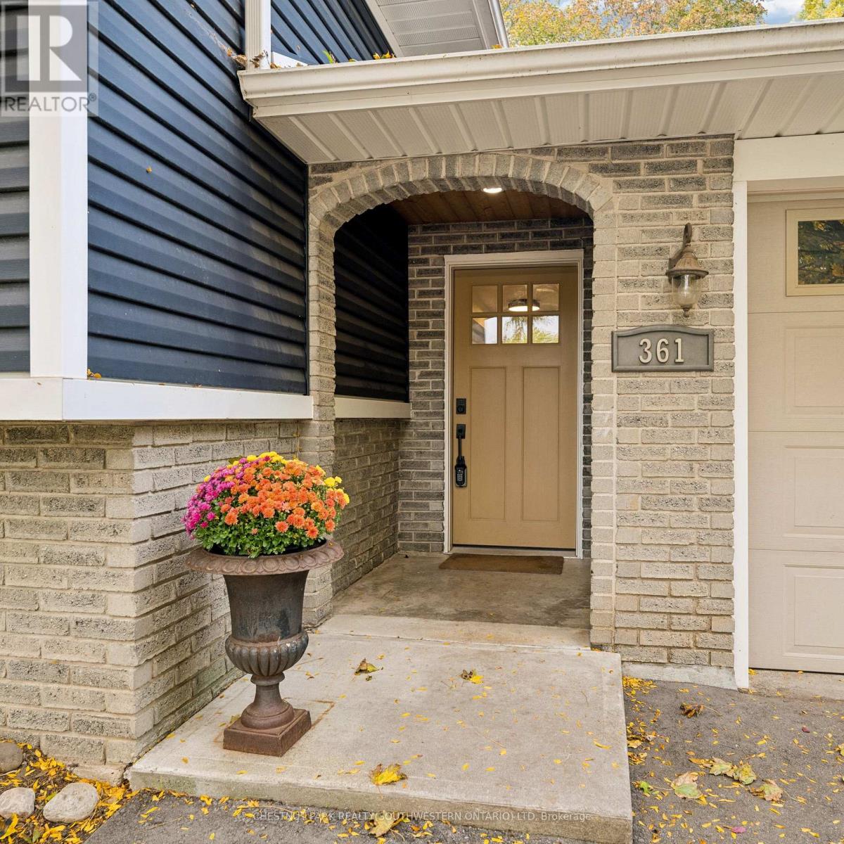 361 Lee Circle, Waterloo, Ontario  N2K 2L8 - Photo 5 - X14080296