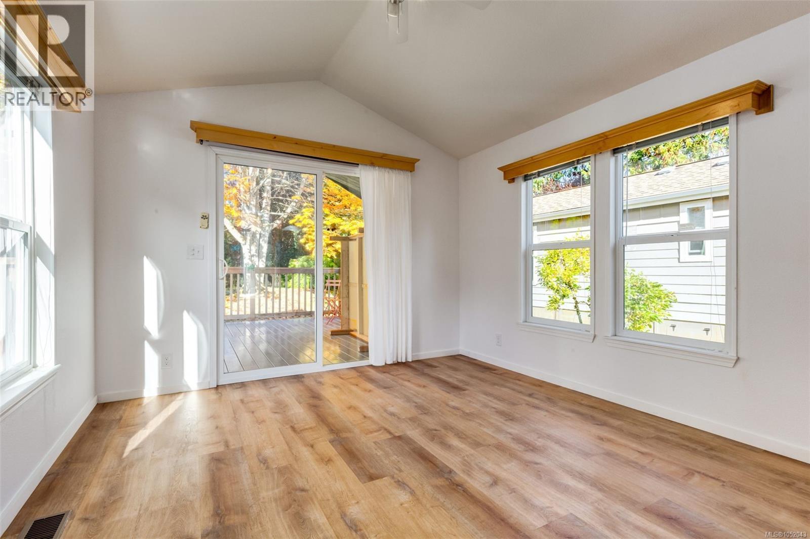 107 3042 River Rd